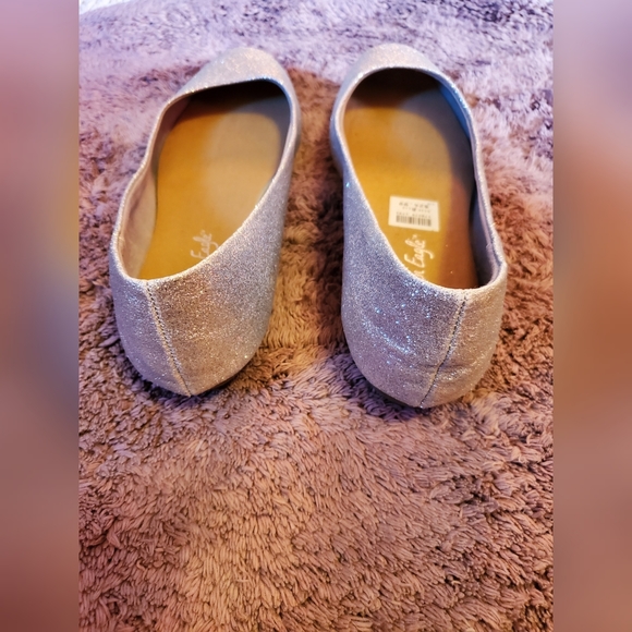 American Eagle Silver Sparkle Flats Size 8.5 - Picture 3 of 5